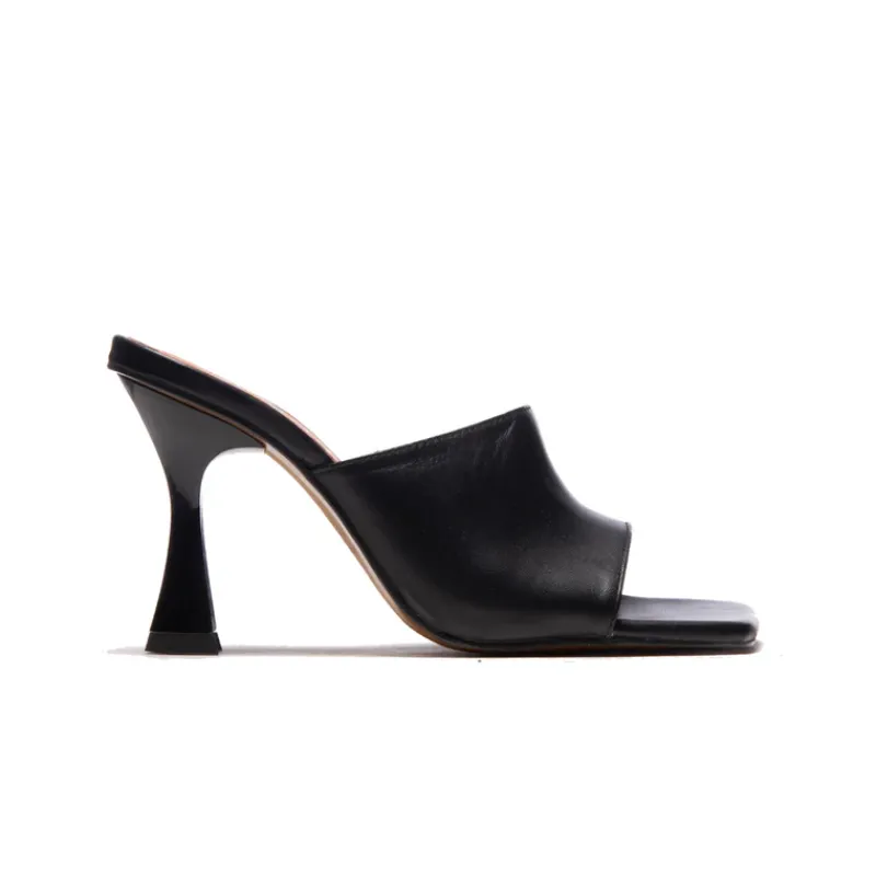 Mules-L'INTERVALLE Cythera Black Leather