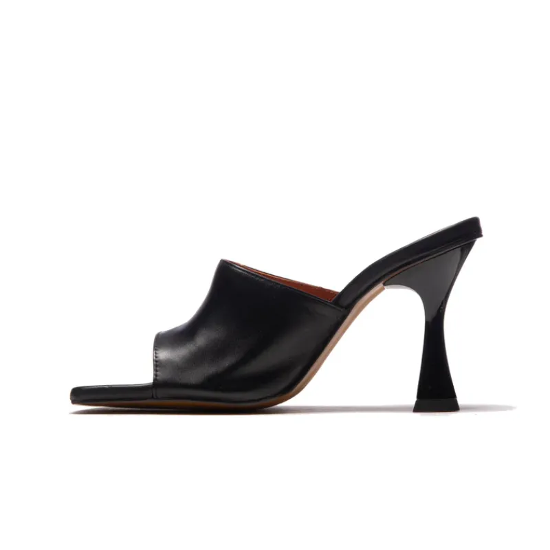 Mules-L'INTERVALLE Cythera Black Leather