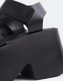 Platform-L'INTERVALLE Gentil Black Leather