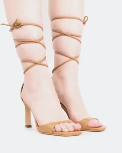 Strappy-L'INTERVALLE Lavo, Camel Leather/Cuir Chameau