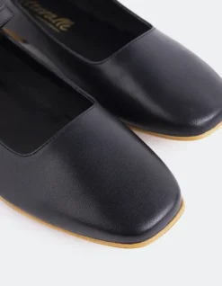 Ballerinas-L'INTERVALLE Reubena Black Leather