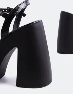 Platform-L'INTERVALLE Veria Black Naplack